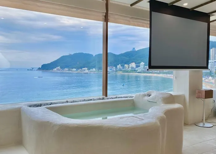 Hoho House Songjeong Hotel