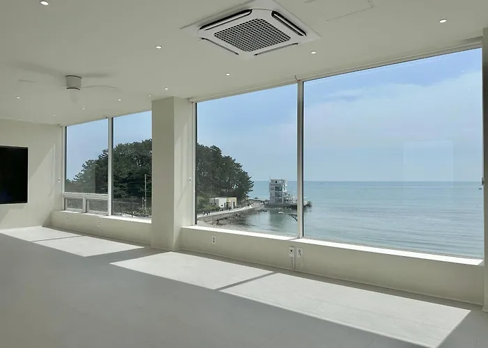 Hoho House Songjeong Hotel