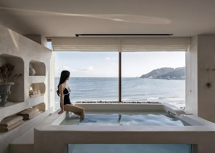 Hoho House Songjeong Hotel *